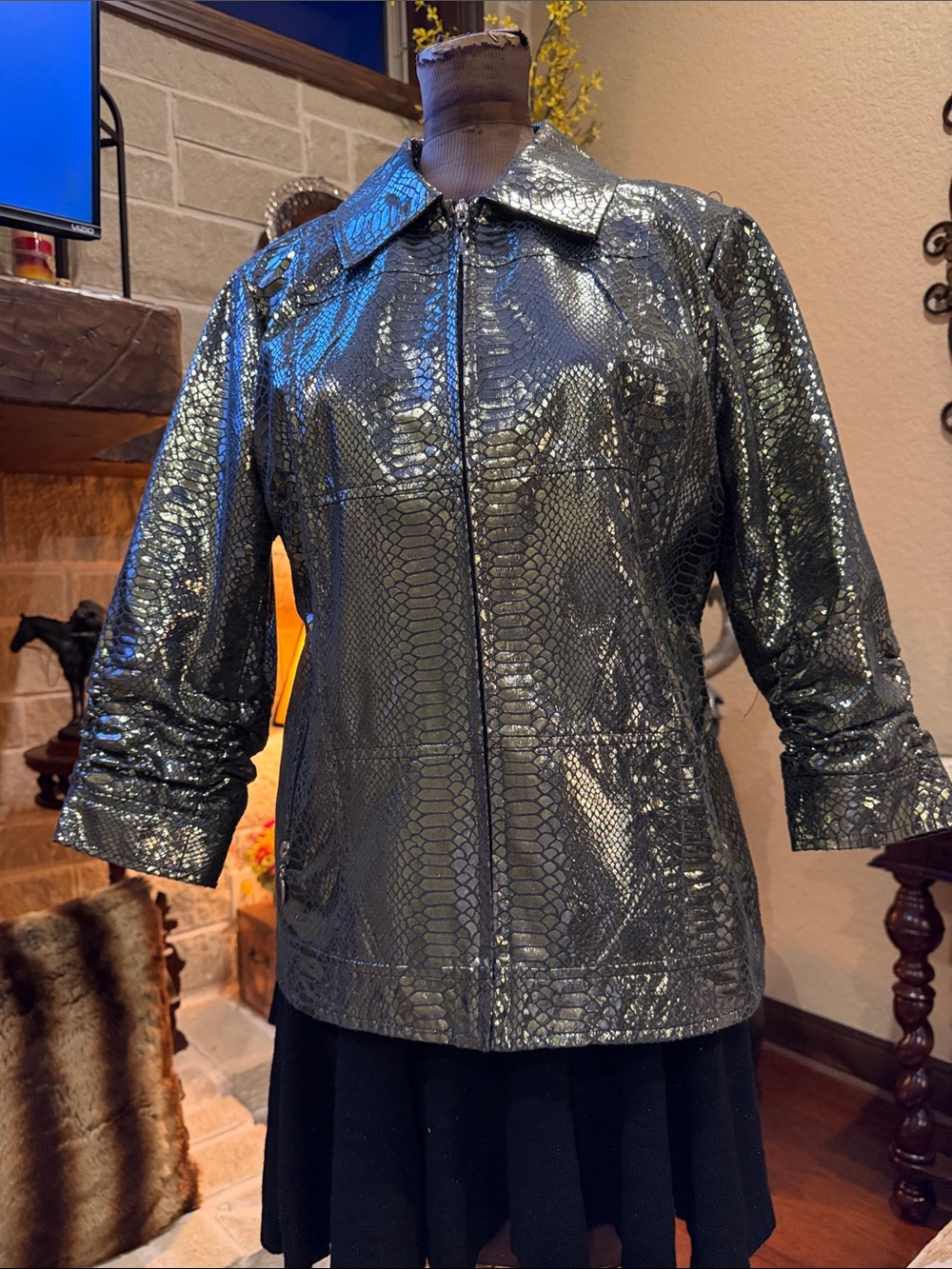 MULTIPLES Edgy Sleek Metallic Snake-Texture Silky-lined Lightweight Jacket 🌹🌹🌹🌹🌹